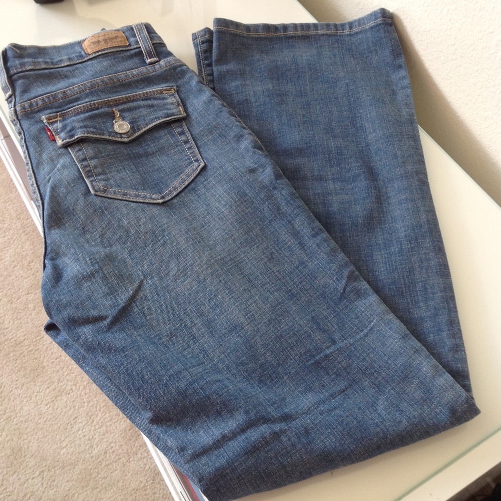 Levi's perfectly slimming 512 jeans